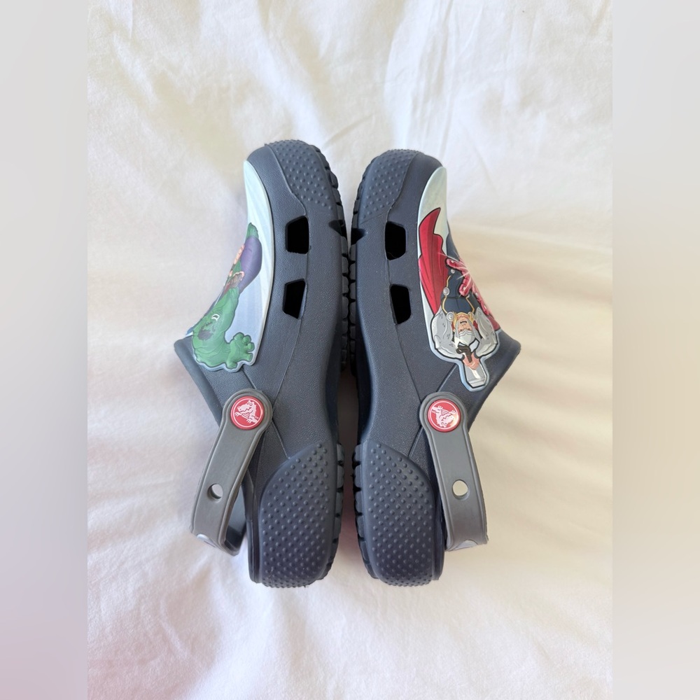 Crocs x Marvel Avengers | Junior SZ 1 | Navy Blue Red Clogs Comfort Lightweight - Picture 5 of 8